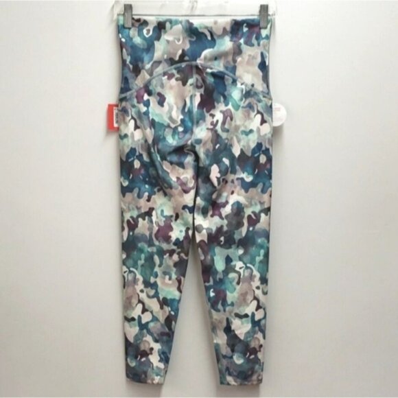 SPANX Booty Boost Active Printed 7/8 Leggings Painted Camo Women's Small - Picture 2 of 14